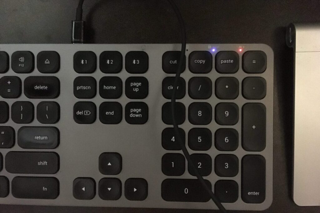 あなたが現在見ているのは Satechi ワイヤレスキーボードレビュー！Macと好相性で安定感抜群