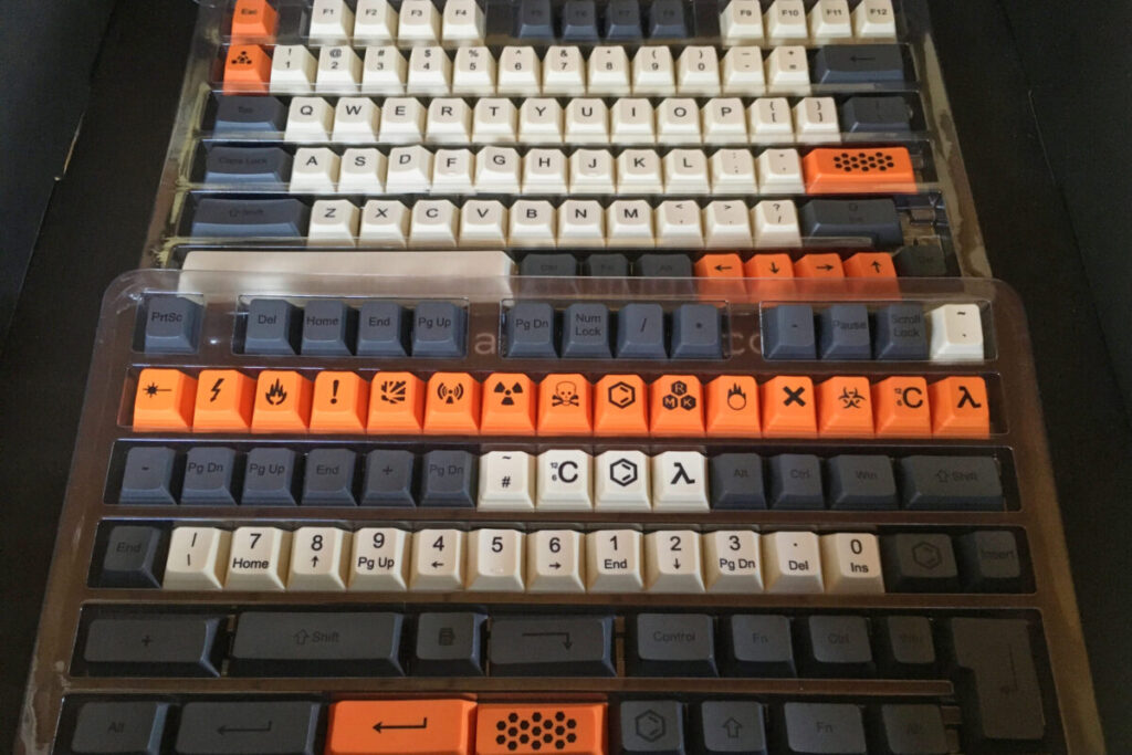 あなたが現在見ているのは Niz plum68のキーキャップ交換と購入のポイントをチェック