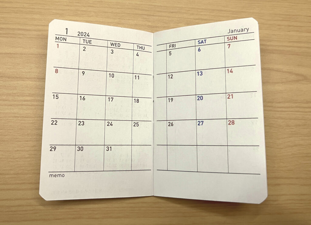 あなたが現在見ているのは カードサイズダイアリーのレビュー|ロマンたっぷりデザイン良し