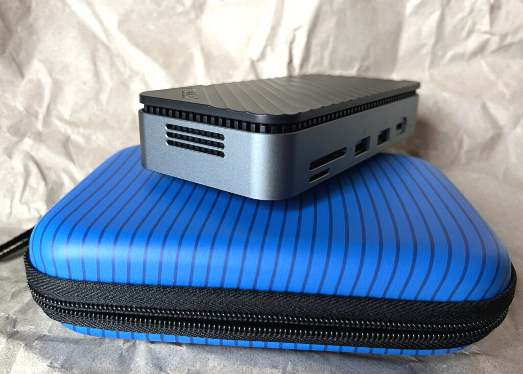 あなたが現在見ているのは ORICO 10-in-1 ドッキングステーションざっくりレビュー｜あると安心常用不向き