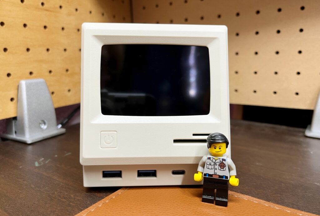 あなたが現在見ているのは レトロなドッキングステーションを見た目買い｜USB-A難民Mac mini M4ユーザーに勧めたい